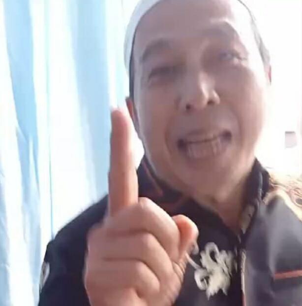 Barang Siapa yang Pilih Caleg Ini, Maka Akan Dikasih Kerbau Oleh Kades Curugbadak!
