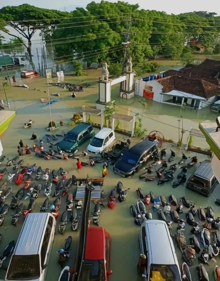 Sepekan Banjir Demak, 71.191 Jiwa Terdampak, 11.191 Orang Mengungsi
