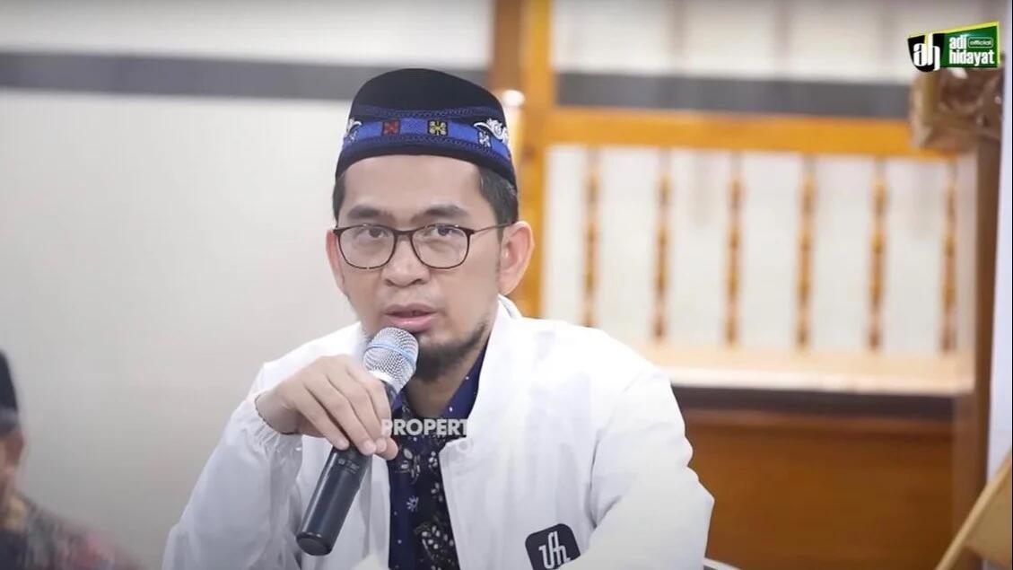 Niat Hijrah tapi Masih Kerja di Bank, Pilih Resign atau Tidak? Ternyata Ustaz Adi