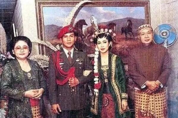 Potret Lawas Pernikahan Titiek Soeharto dan Prabowo, serta Kisahnya
