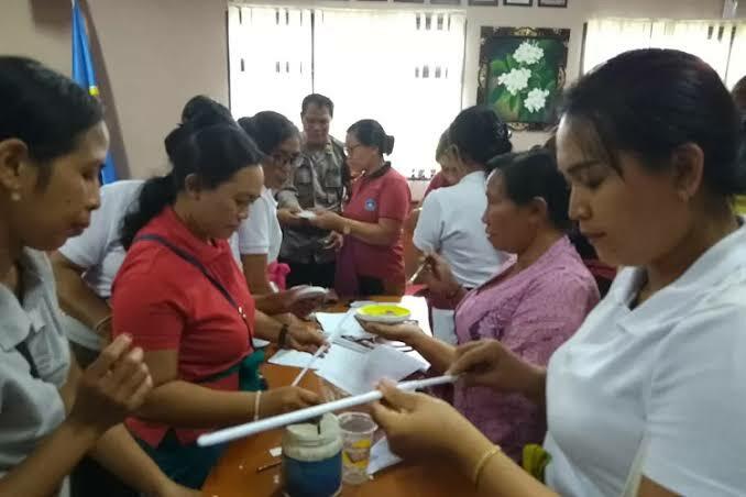 Inspiratif! Iptu Wayan bikin Bank Sampah hingga Bina Warga Bali Olah Barang Bekas