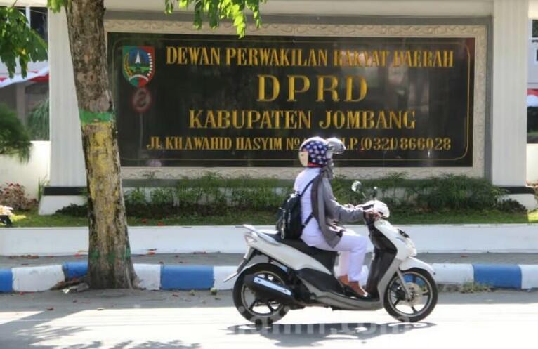 Fenomena di Jombang: Sekeluarga Terpilih Jadi Anggota Dewan 2024-2029