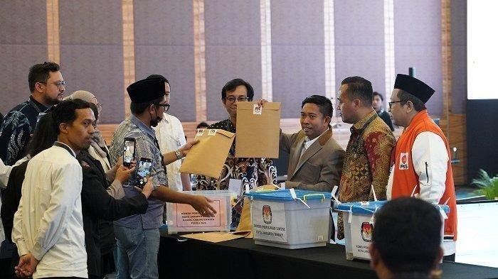 Rekapitulasi Suara Capres di DKI Ricuh, Saksi Tolak Tanda Tangan Prabowo Unggul