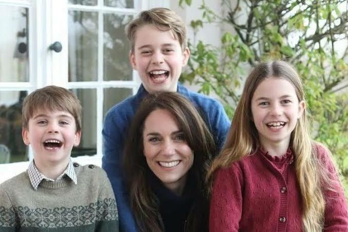 Ternyata Editan! Kate Middleton Minta Maaf karena Fotonya Dimanipulasi