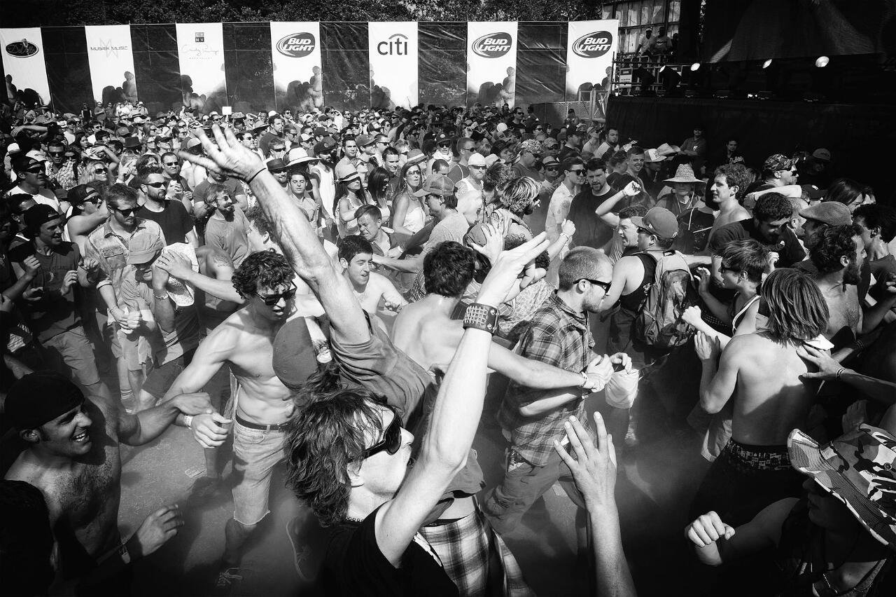 Beberapa Jenis Moshing di Konser Musik