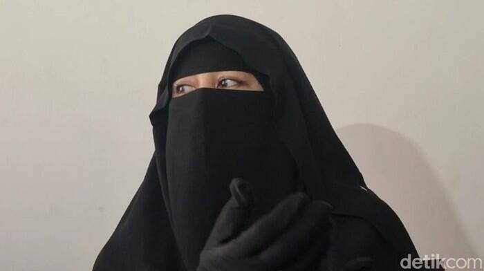  Perjalanan Umi Pipik Pakai Niqab: Dengar Bisikan-Temukan Cadar saat Umrah