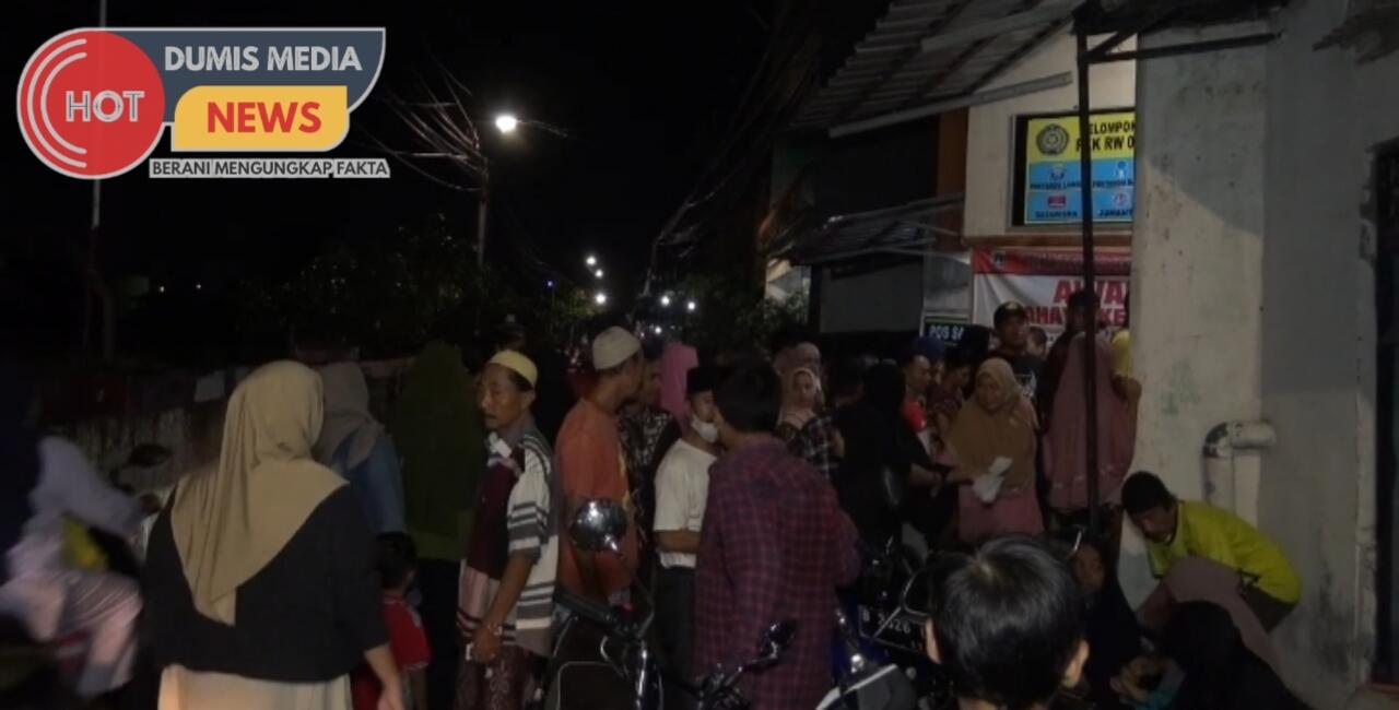 Antusiasi Warga RW 02 Rawa Badak Selatan Mengantri Bantuan Pangan Beras Jakut