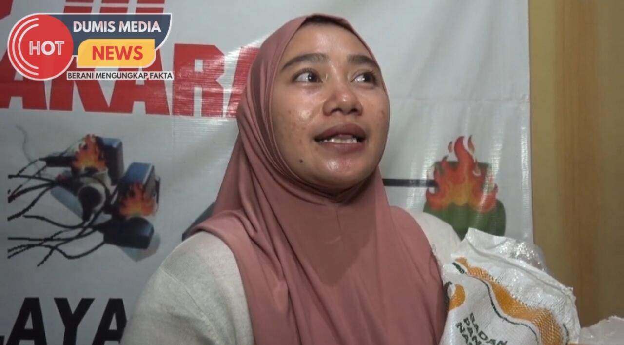 Antusiasi Warga RW 02 Rawa Badak Selatan Mengantri Bantuan Pangan Beras Jakut