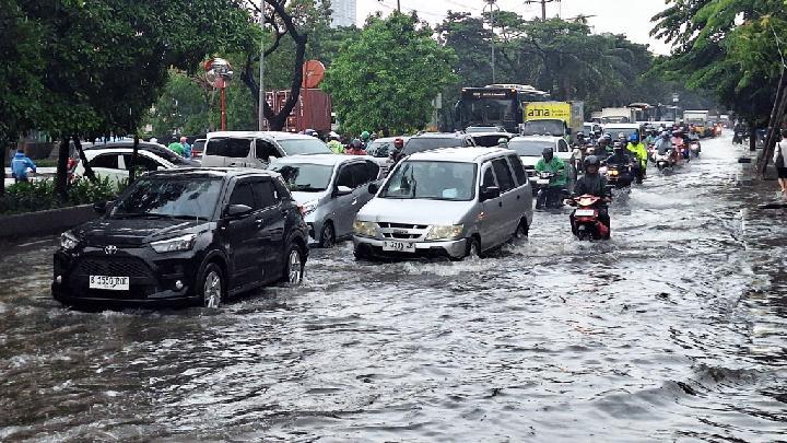 Jakarta Banjir, Heru Budi Minta Maaf: Mohon Dimaklumi