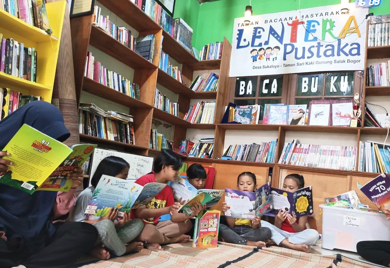 Ngabubu-Read, Menata Hidup di Taman Bacaan