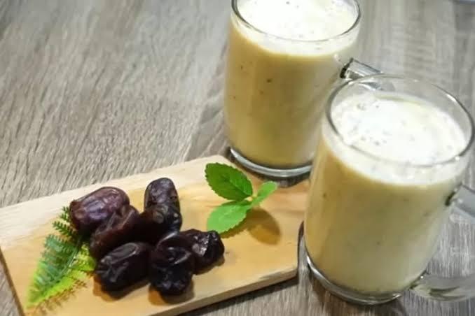 Kenikmatan Es Susu Kurma Saat Berbuka Puasa