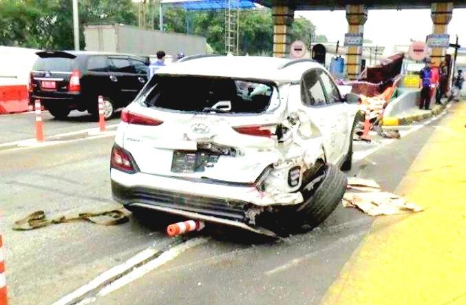 Tabrakan Hebat, Korbannya Mobil Listrik, Kondisi Baterai Aman Ternyata Ini Rahasianya