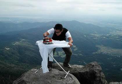 Mengungkap Misteri Extreme Ironing, Olahraga Paling Aneh Di Dunia!!!