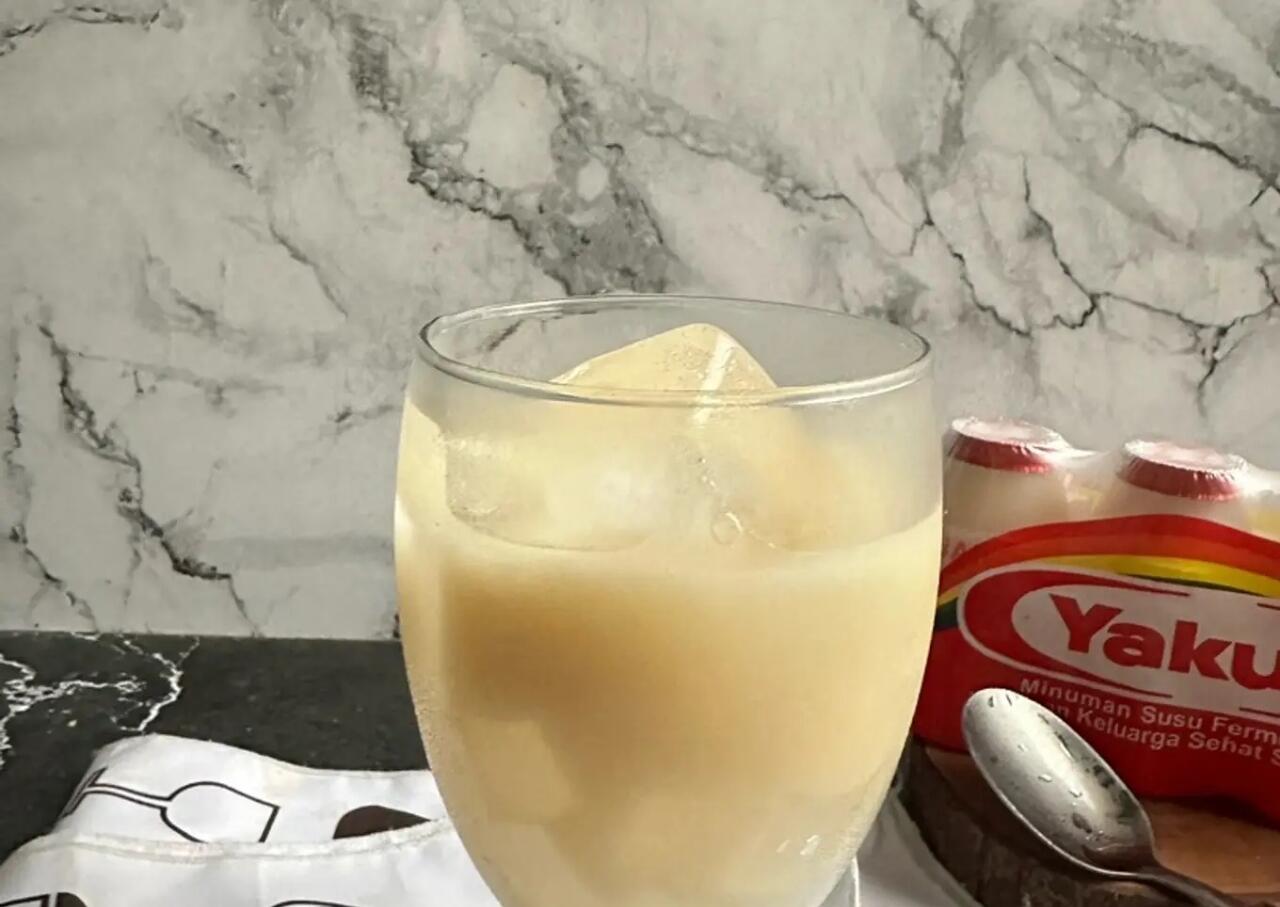 Kreasi Segar Es Yakult Nata De Coco