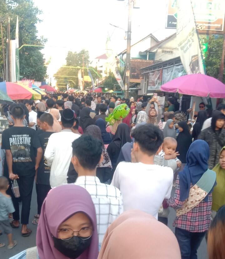 #NgabuburitCerita Berburu Takjil di Kampung Ramadan Jogokaryan,3.500 Porsi Ludes!