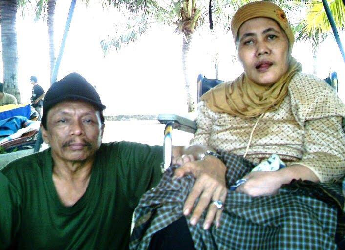Mudiklah dan Cium Tangan kepada Orang Tua