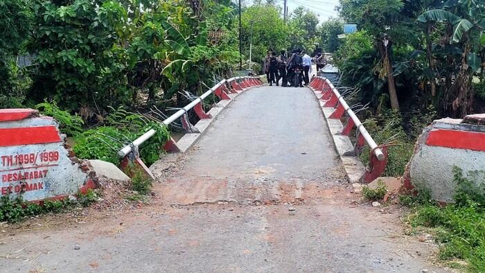  Viral Warga Rusak Jembatan di Demak untuk Lewat Truk Sound Takbiran 