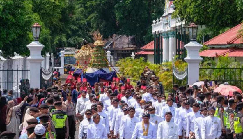 Tradisi Menyambut Lebaran Idul Fitri 2024 yang Unik di Indonesia, Selain Mudik