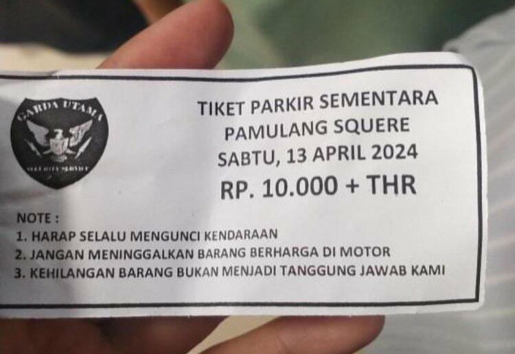 Viral Tiket Parkir Liar Pamulang Square Dipatok 10 + THR!