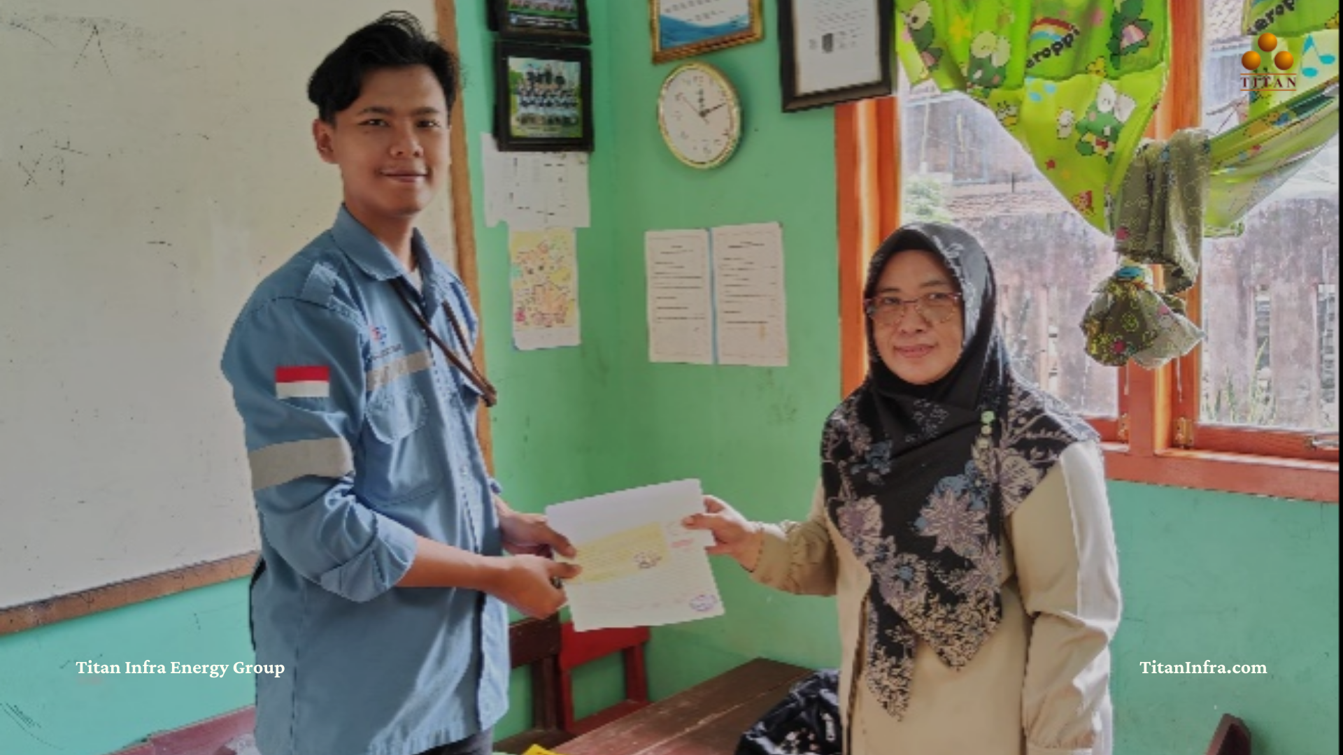 PT Banjarsari Pribumi Memberikan Insentif untuk 85 Tenaga Sekolah Honorer