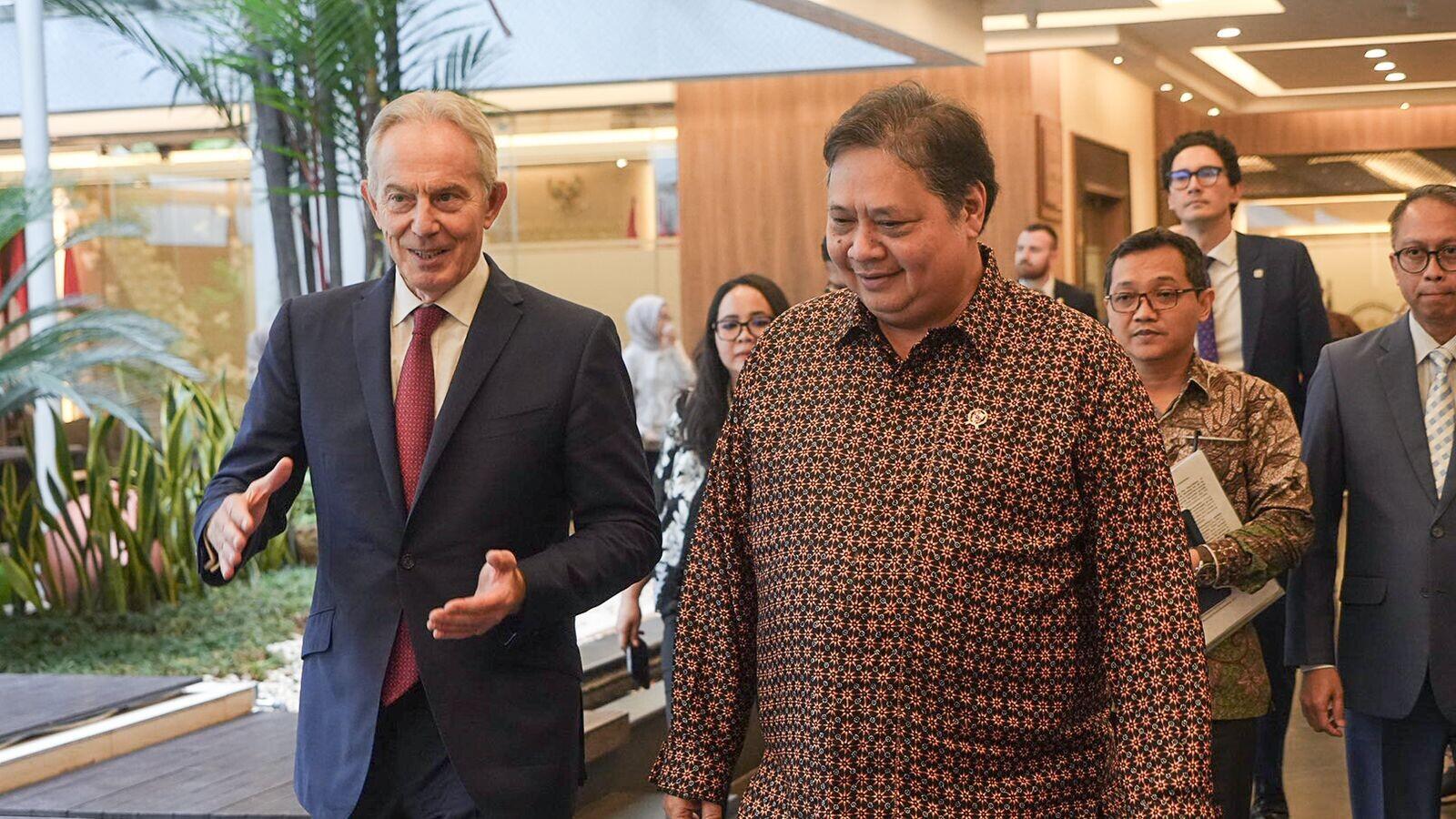 Airlangga Hartarto Bahas ini saat Bertemu Mantan Perdana Menteri Inggris Tony Blair