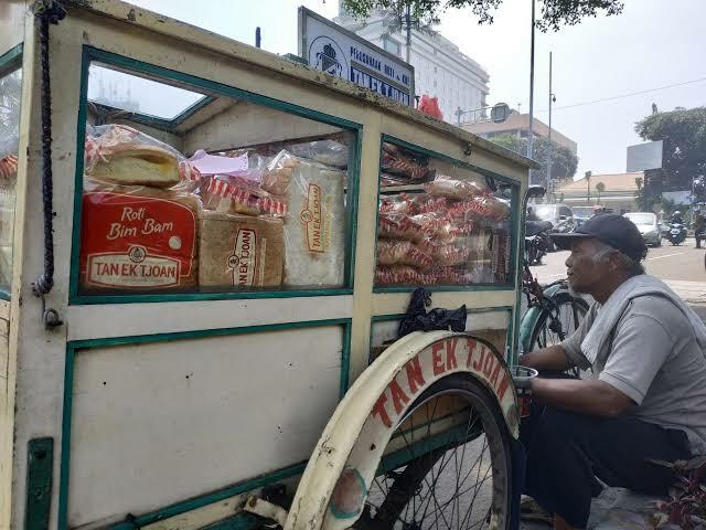 Tan Ek Tjoan, Roti Legendaris Berumur Lebih 100 Tahun: Inspirasi bagi Pelaku UMKM!