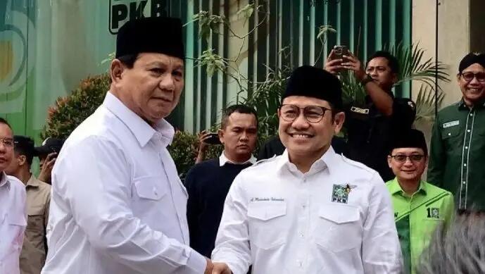 Pelukan Mesra Cak Imin di Markas PKB ke Prabowo usai Jadi Presiden Terpilih