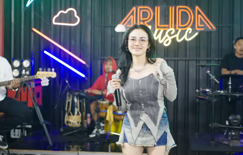 &#91;7.34MB&#93; Download Lagu ARLIDA PUTRI MANGAN RA NJALUK KOWE Mp3 Terbaru
