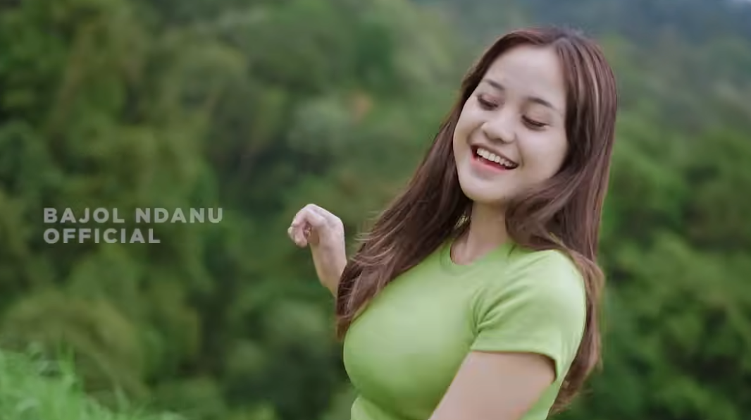 &#91;7.69MB&#93; Download Lagu Sakit Pinggang Bajul Ndanu x Dj Rere Mp3 Terbaru