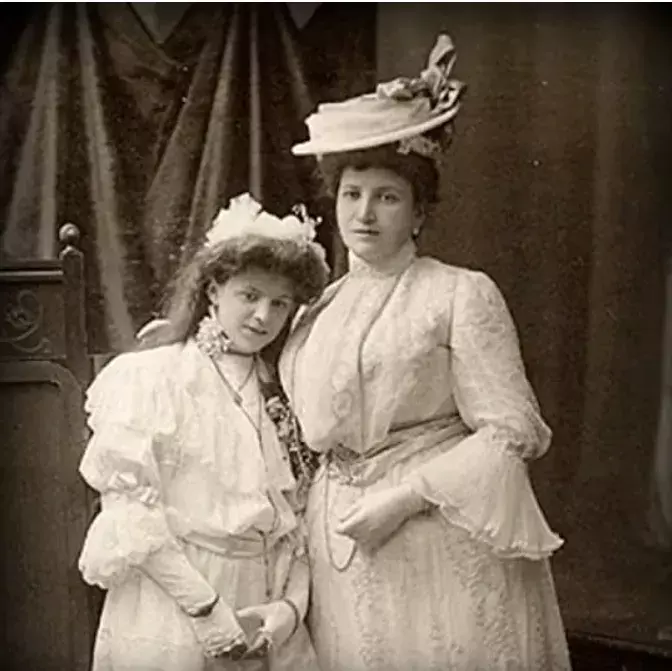 Kasus Papin Bersaudara (The Papin Sisters) || Pembantu Terburuk & Tersadis