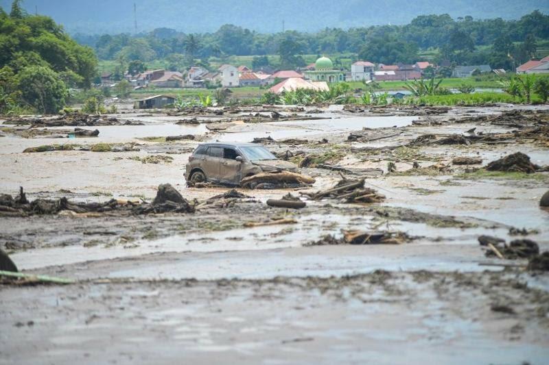 Korban jiwa banjir bandang dan lahar di Sumbar mencapai 28 orang, Basarnas dan BNPB