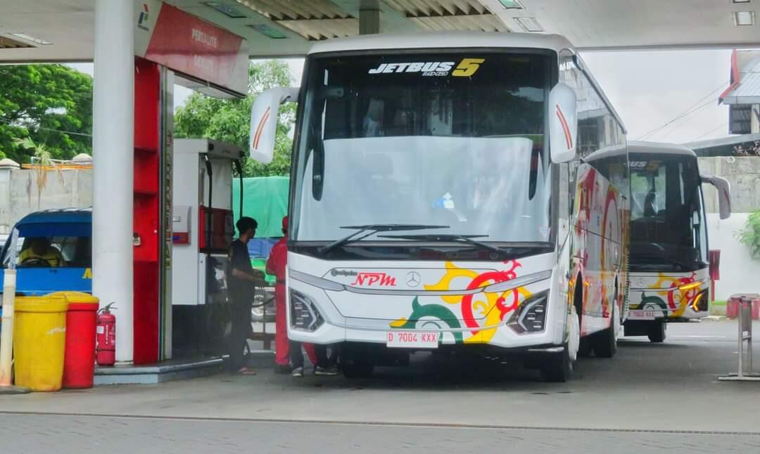 Profil Perusahaan Karoseri Bus Terkemuka di Indonesia: Adiputro dan Laksana