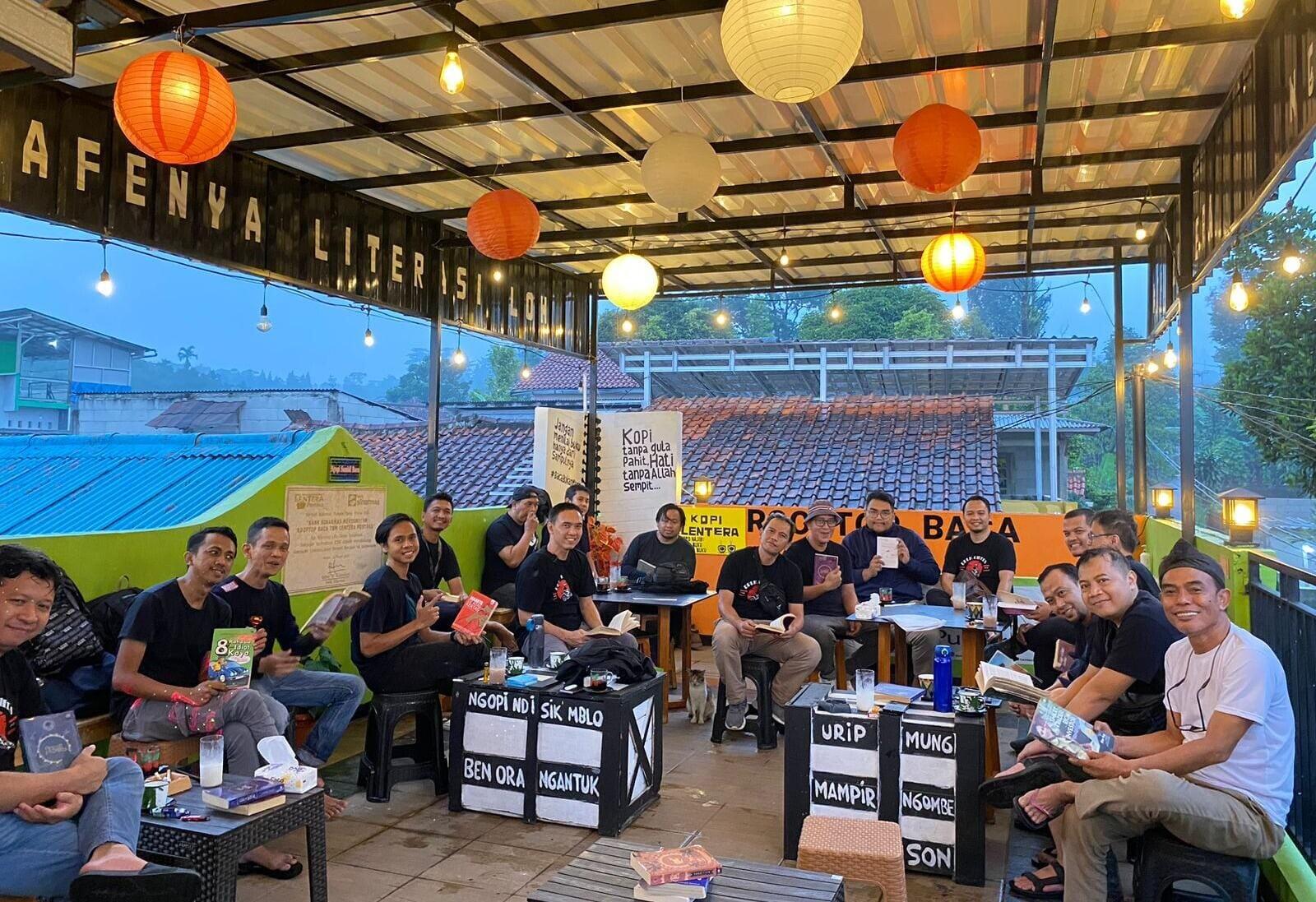 Keren Banget, DPLK Riders Baca Buku Samil Berdonasi Sosial
