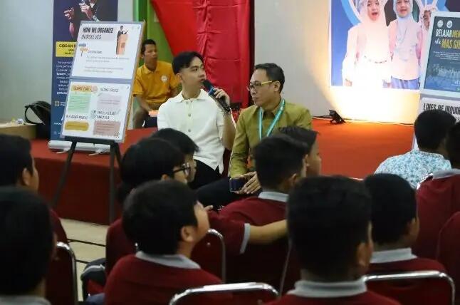 Kunjungi SD, Gibran Ajak Pelajar Naik Transportasi Publik