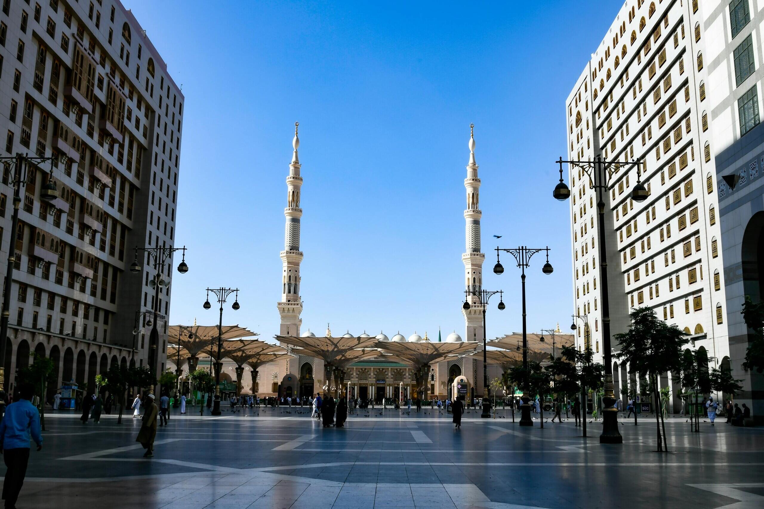 5 Rekomendasi Tempat Makan Sekitar Masjid Nabawi