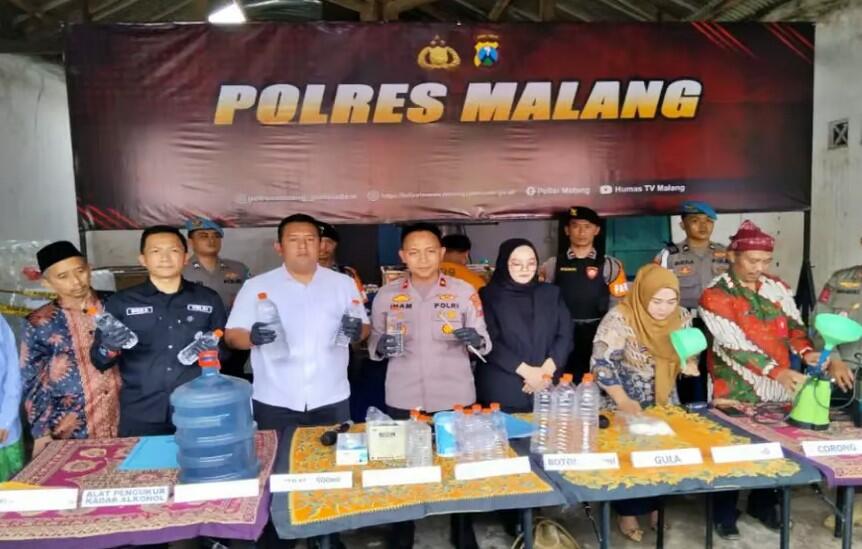 Polisi Bongkar Home Industry Miras Ilegal di Pakis Malang