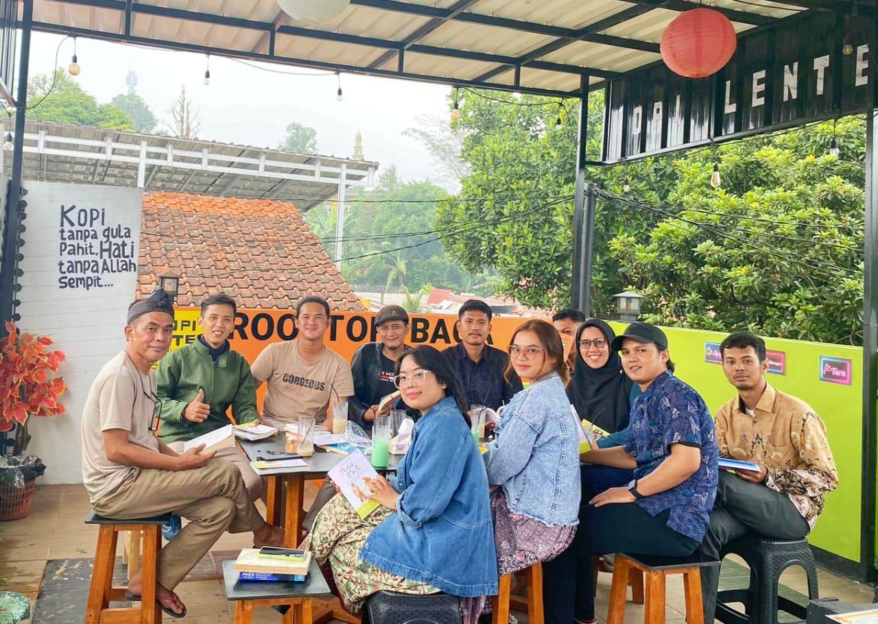 Tidak Percaya Cinta, Mahasiswa Unindra Luncurkan Antologi Cerpen 'Terjebak Cinta'