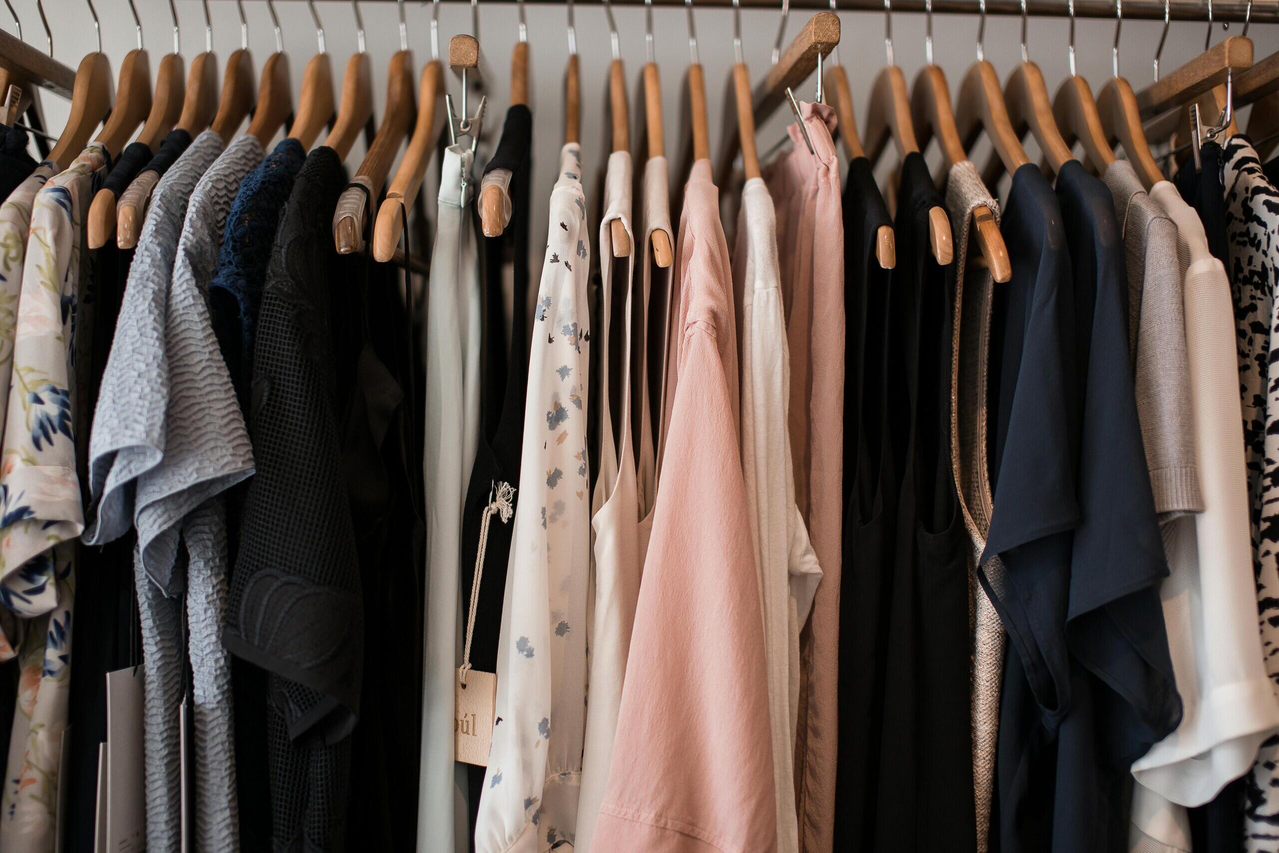 Fashion Item yang Wajib Kamu Punya dan Tips Sebelum Membuat Capsule Wardrobe