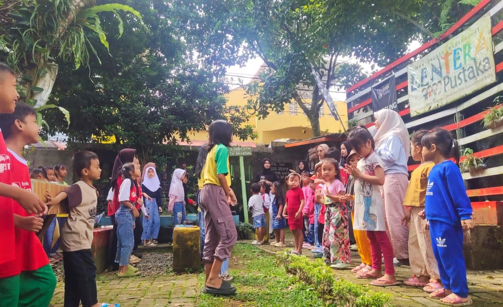 Menjaga Antusiasme di Taman Bacaan, Bukan Merawat Keluhan