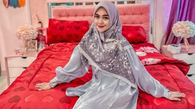 Terlalu! Eks Satpam Peras Ria Ricis 300 Juta, Ancam Pakai Foto dan Video Pribadi