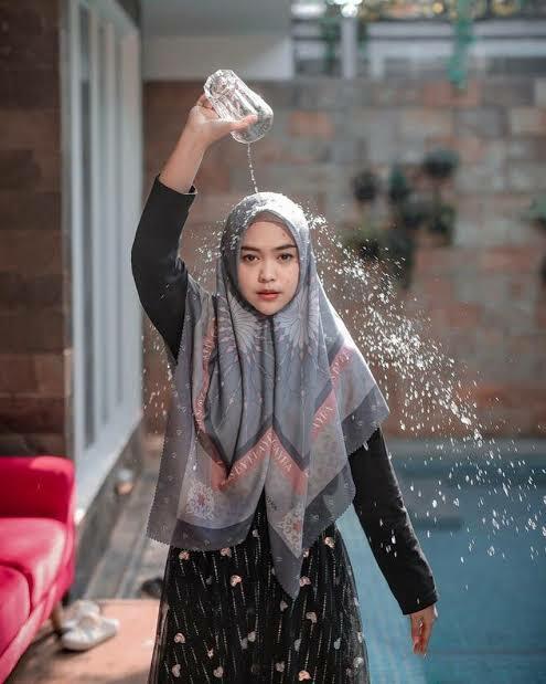 Terlalu! Eks Satpam Peras Ria Ricis 300 Juta, Ancam Pakai Foto dan Video Pribadi