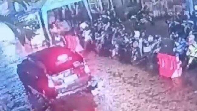 Viral Detik-detik Nenek 71 Tahun Dilindas Mobil di Palembang!