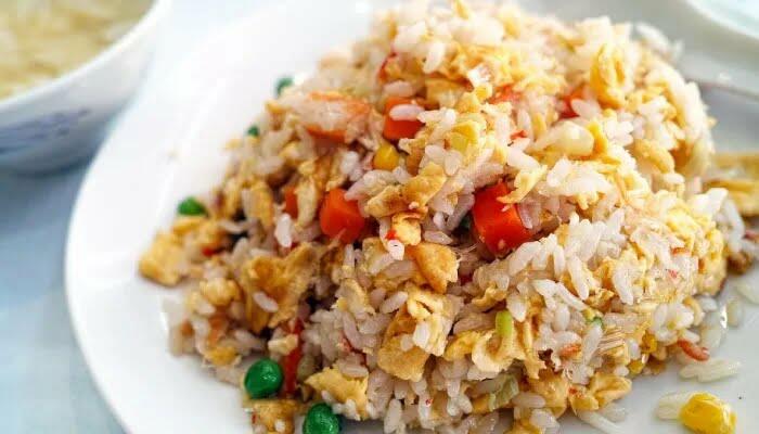 Viral Wisatawan Kena Getok Harga Nasi Goreng Rp225 Ribu di Telaga Sarangan!