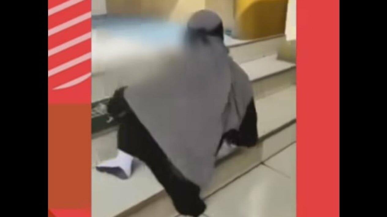 Viral Wanita Bercadar Digrebek Warga Saat Berbuat Mesum di Toilet Masjid!