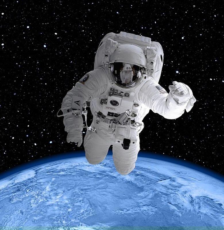 Mengapa Baju Astronaut Berwarna Putih? Begini Fungsi Pentingnya