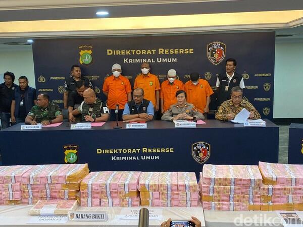 Gaji Gede tapi Diburu Polisi! Operator Mesin Uang Palsu Jakbar Upah Rp 1 Juta Sehari 