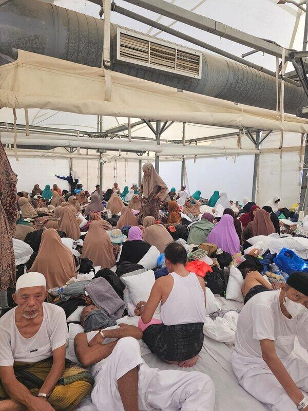 Viral! Potret Tenda Jemaah Haji Indonesia Perempuan Lelaki Digabung, Netizen Berang 
