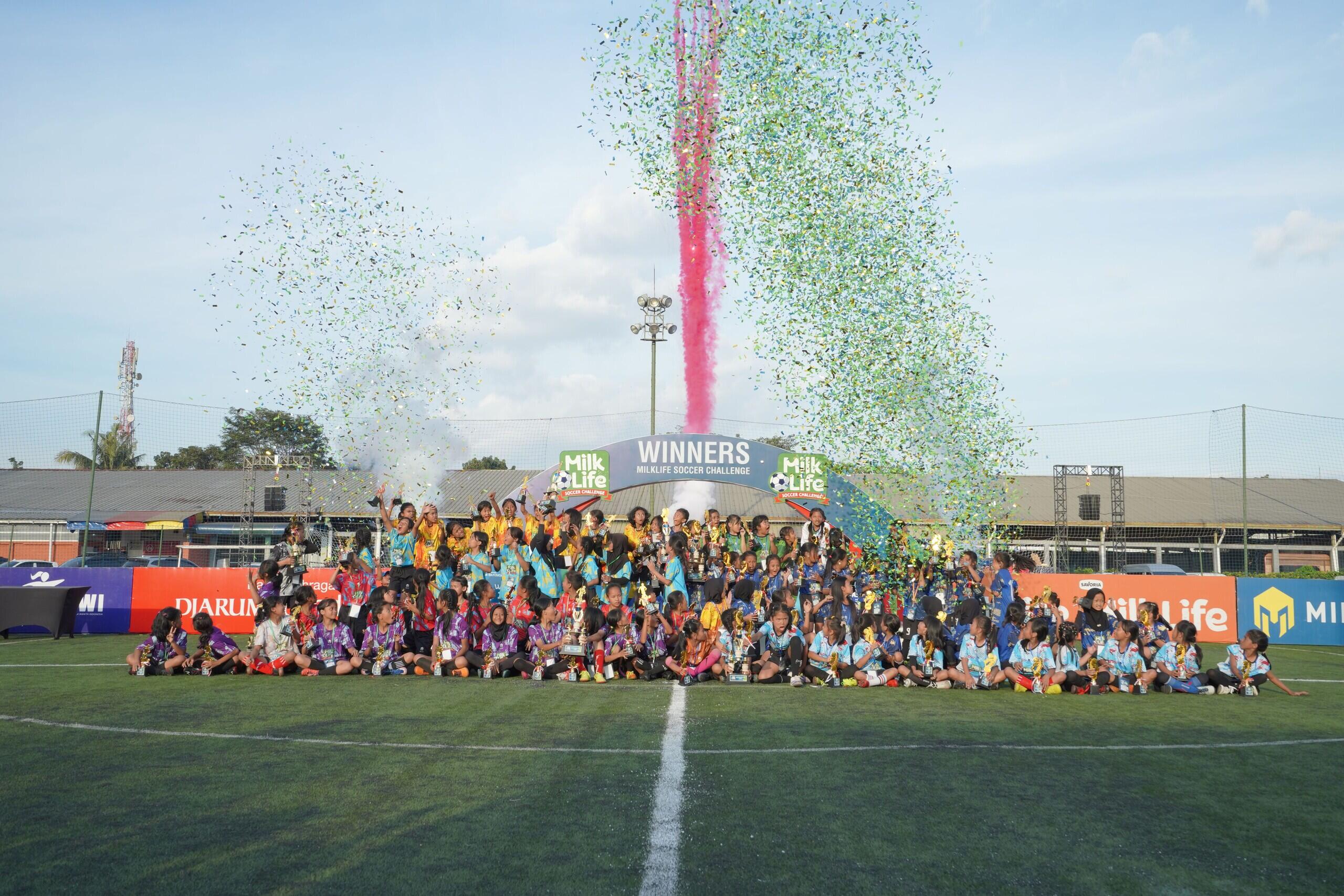 Ini Dia SD Juara MilkLife Soccer Challenge - Bandung Series 1