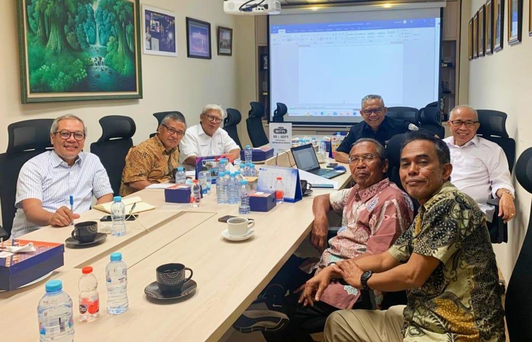 Rapat Pembina Menunjuk Edi Pudjiyanto sebagai Ketua LSP Dana Pensiun