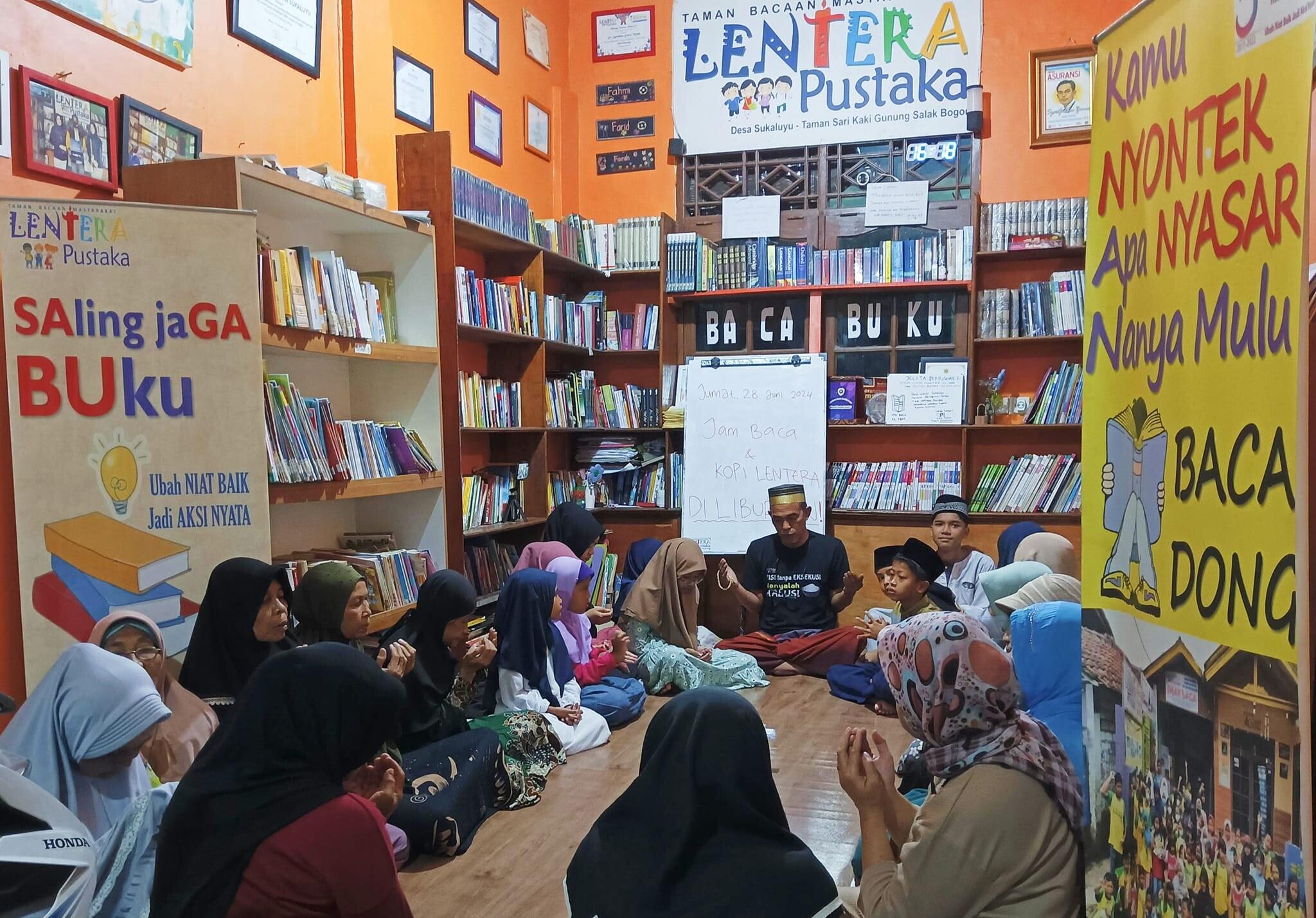 Keren, Taman Bacaan di Bogor Santuni Anak Yatim dan Kaum Jompo